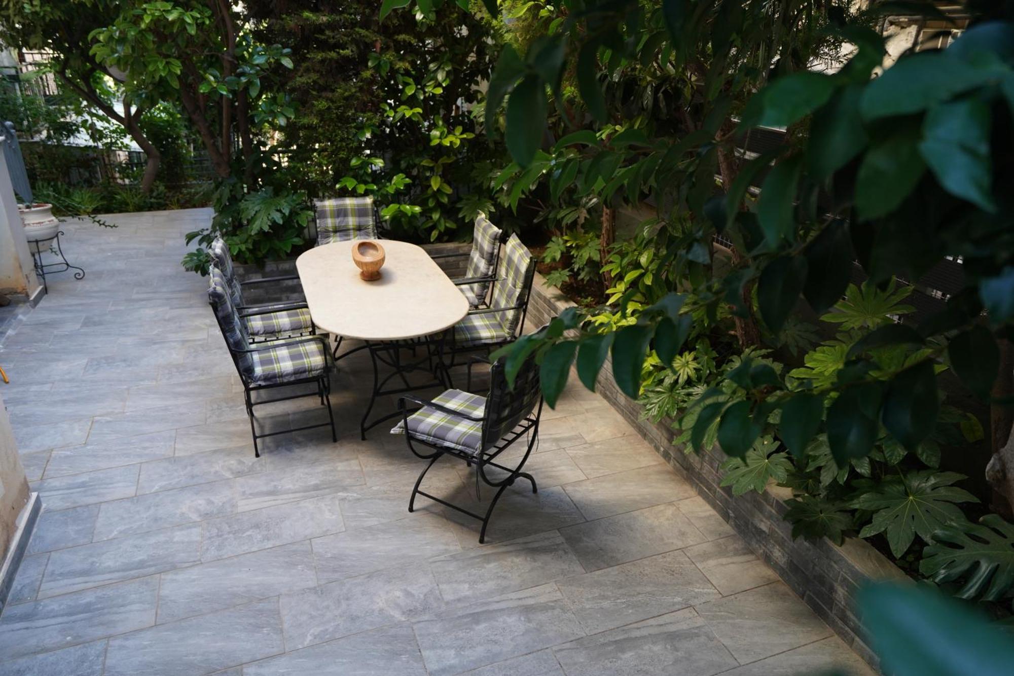 Garden Apartment Next To The Mall -Private Parking 雅典 外观 照片