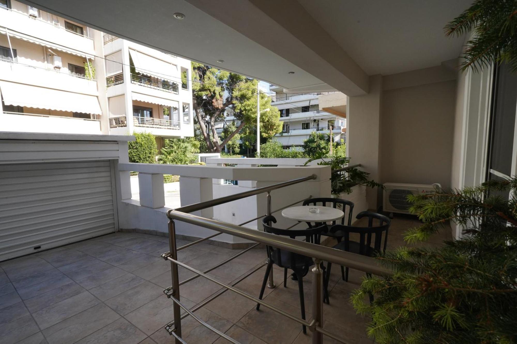 Garden Apartment Next To The Mall -Private Parking 雅典 外观 照片