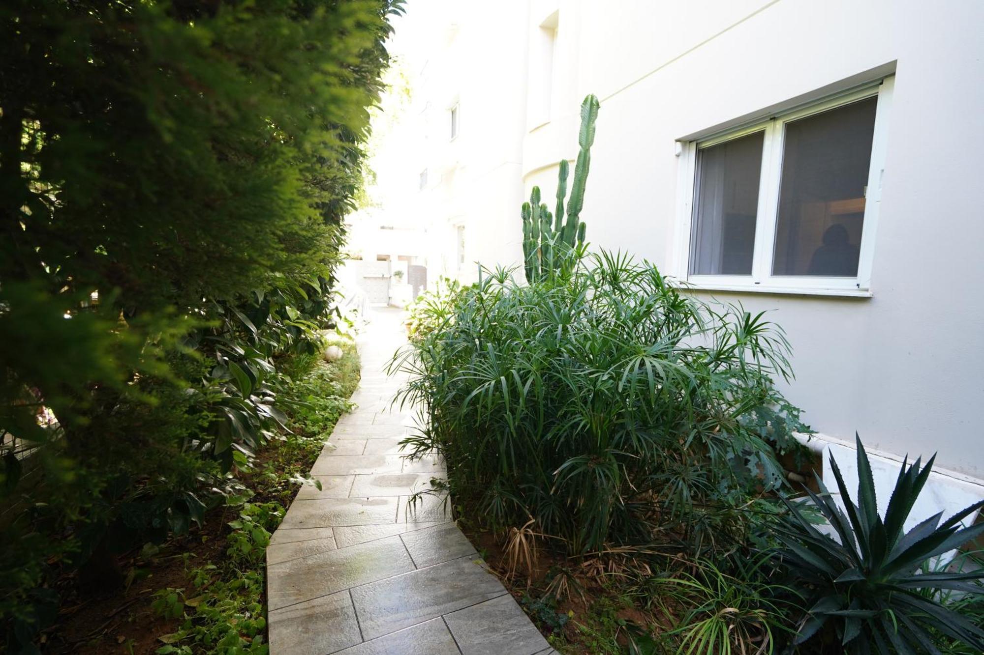 Garden Apartment Next To The Mall -Private Parking 雅典 外观 照片